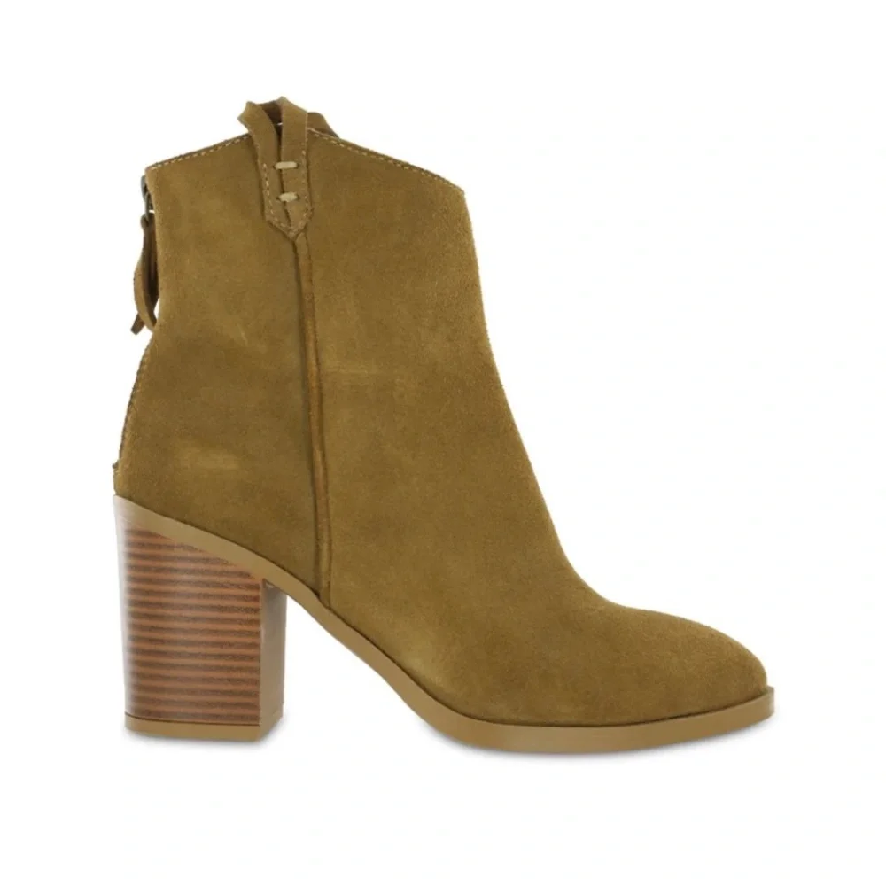 MIA Aedlin boots - tan suede 7.5 NWOT